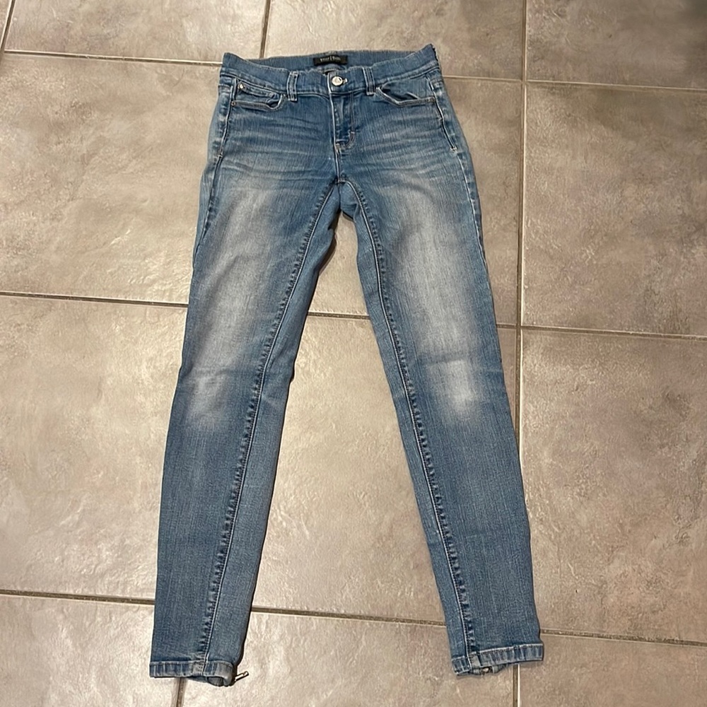 WHBM Skinny Leg 00R